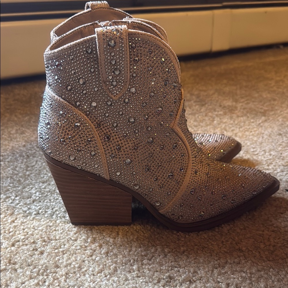 Very G Silver Ankle Booties with Studded Detailing - Picture 4 of 4